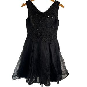 Black Vneck Embroidered Floral Tulle Fit &‎ Flare Formal Homecoming Dress Sz SM